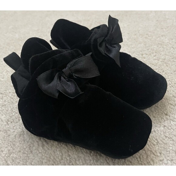 Robeez Baby Girl 6/12M Bonnie Velvet Snap Bootie Black Holiday - Picture 1 of 8
